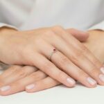Diamantový zásnubný prsteň Malora s rubínom