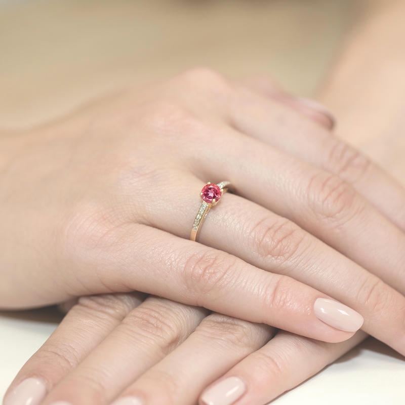 Diamantový prsteň Lovia s ružovým topásom